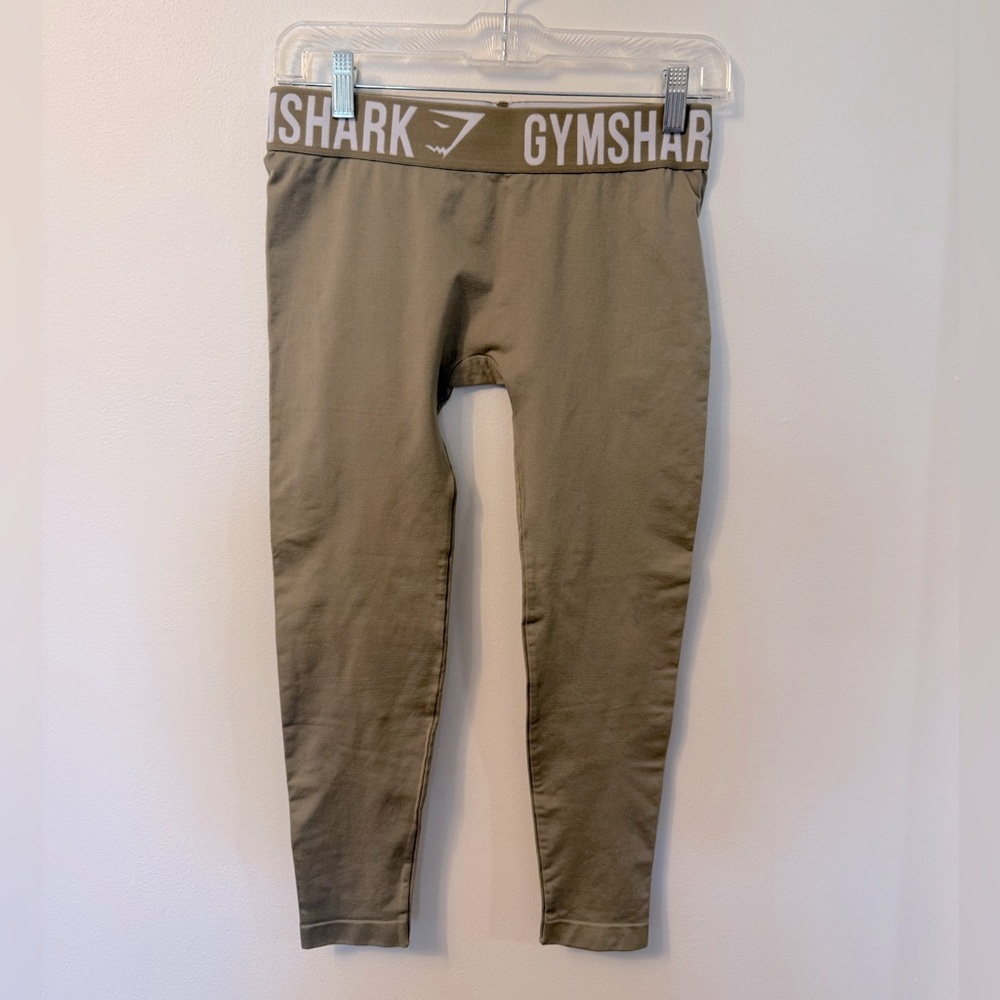 Gymshark Fit Seamless Cropped Legging Spell Out - Small